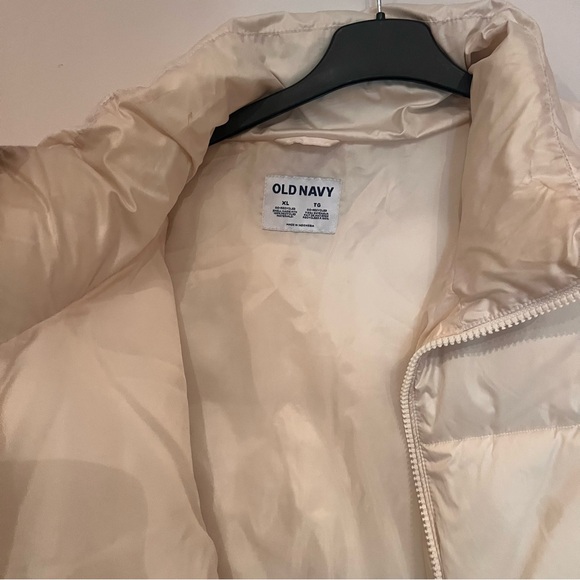OLD NAVY Cream/White Puffer - Size XL - Picture 2 of 4